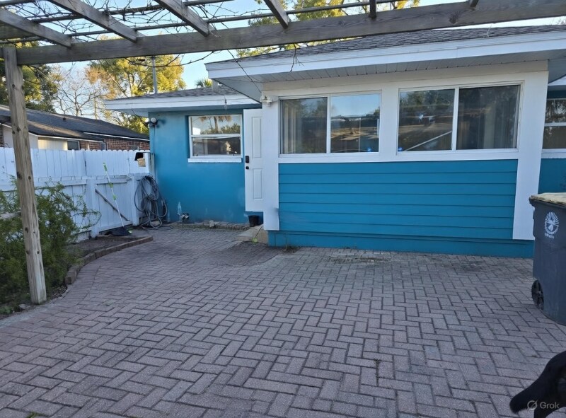 Building Photo - 1832 Callahan St