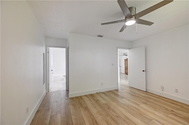 Building Photo - 3457 NW 44th St