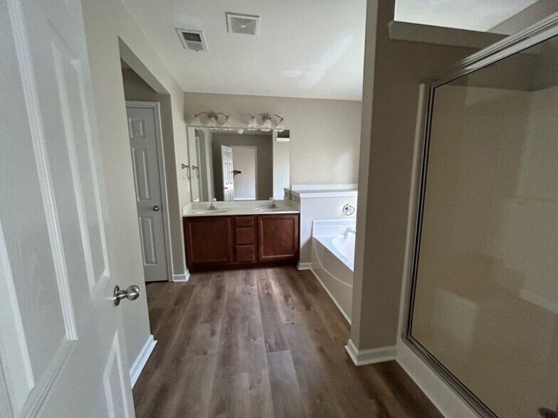 Master Bath - 5785 Asby Way