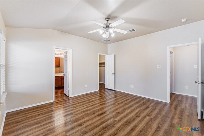 Building Photo - 9816 Tully Weary Ln