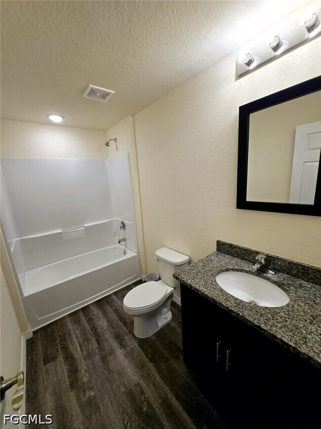 Building Photo - 1117 Solar Ct