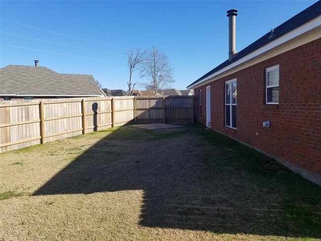 Building Photo - 1100 Stafford Dr