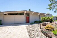 Building Photo - 1221 Idylberry Rd