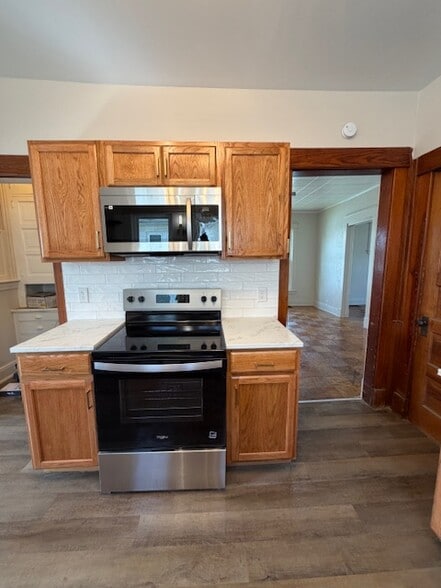 Building Photo - 819 S 24th St