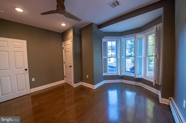 Building Photo - 35 Delaware Ave