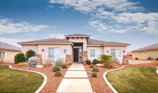 Red Mountain Jewel! WITH SOLAR PANELS!! - Red Mountain Jewel!  WITH SOLAR PANELS!!