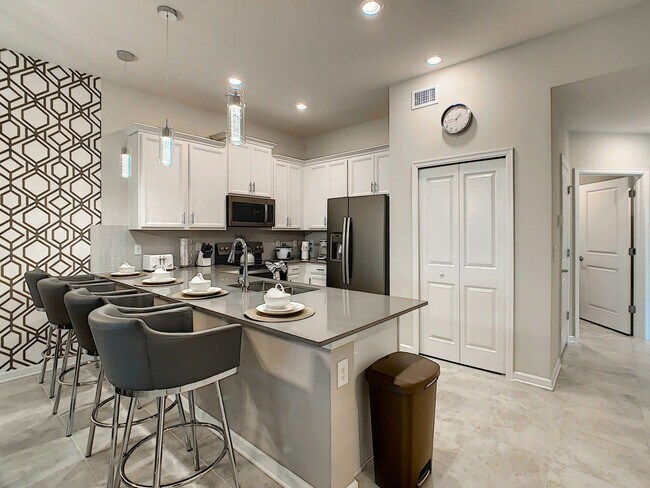 Building Photo - 1520 Oasis Club Blvd