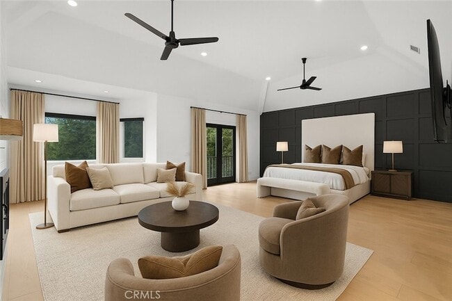 Building Photo - 5946 Woodlake Ave