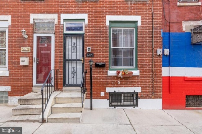 Building Photo - 1905 Waterloo St