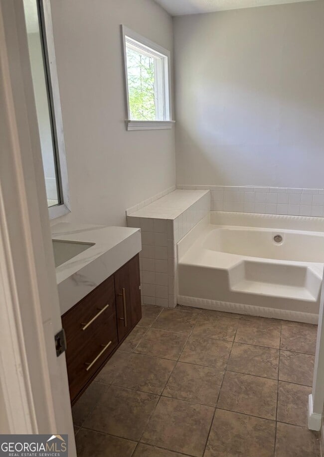 Building Photo - 1070 Meadowsong Cir