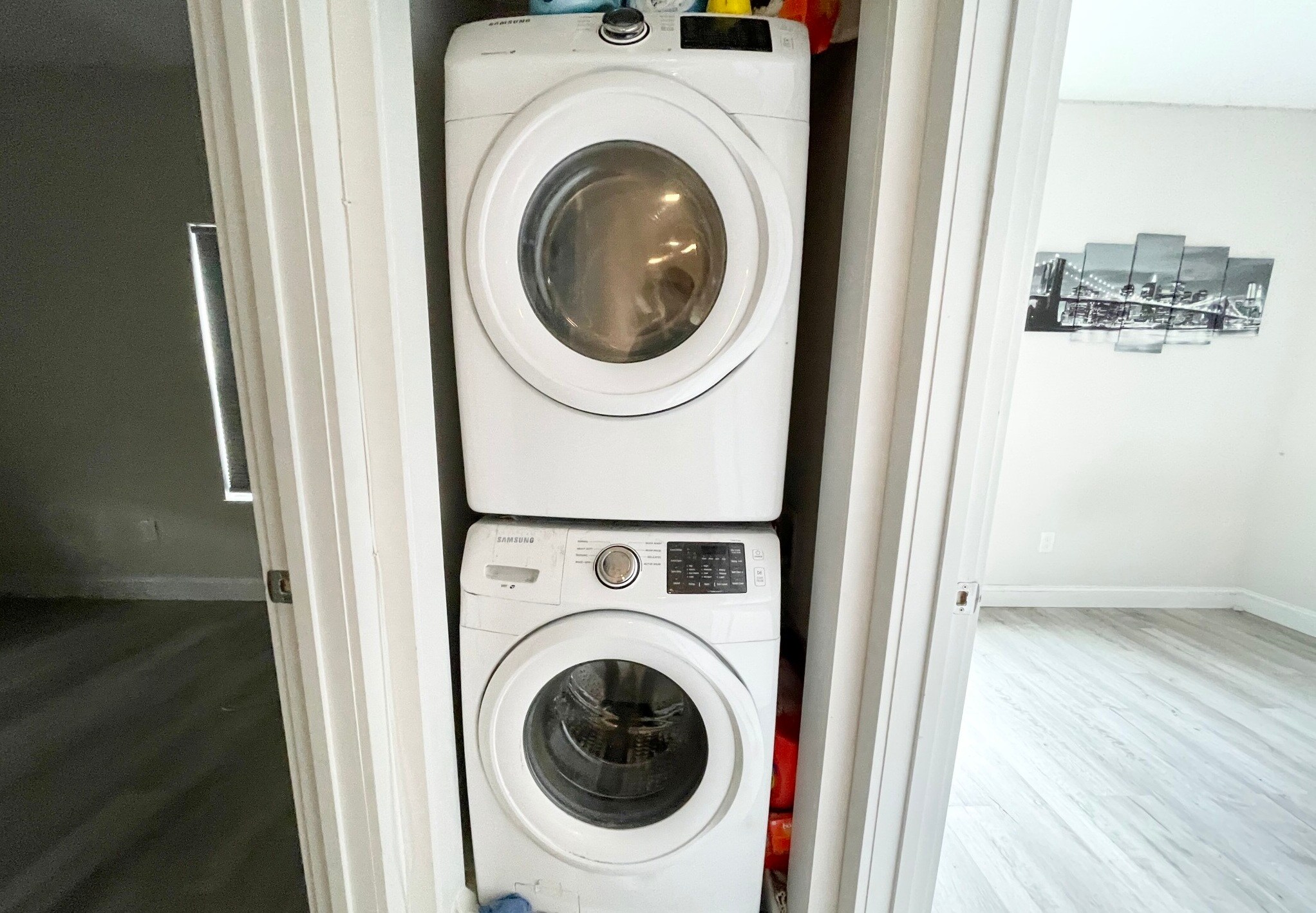 Building Photo - 117 Hillside St