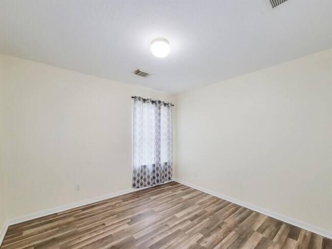 Building Photo - 12835 Regal Oaks Bend Ln