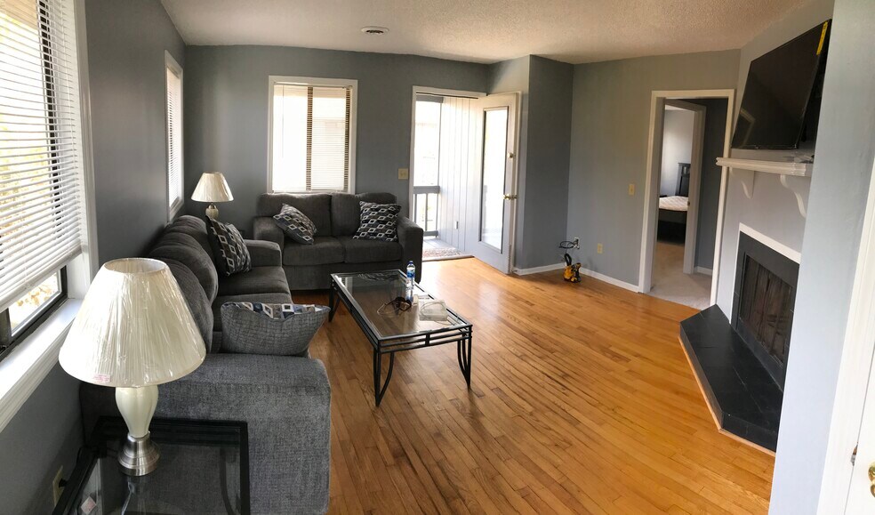 Building Photo - 4147 Spirea Dr