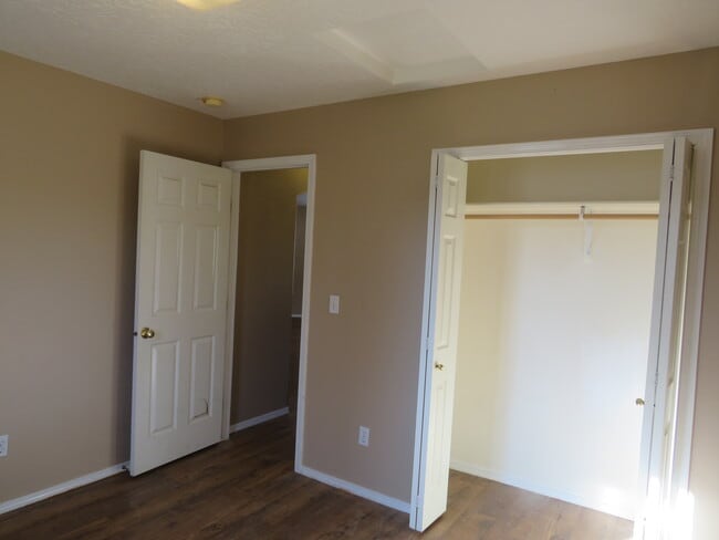 Building Photo - 445 Elm St