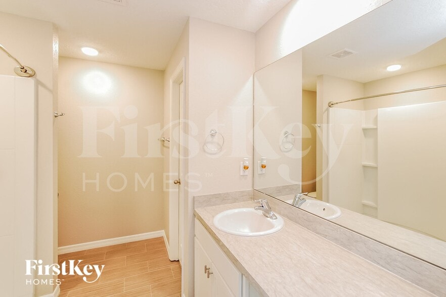 Building Photo - 19 Rykill Way