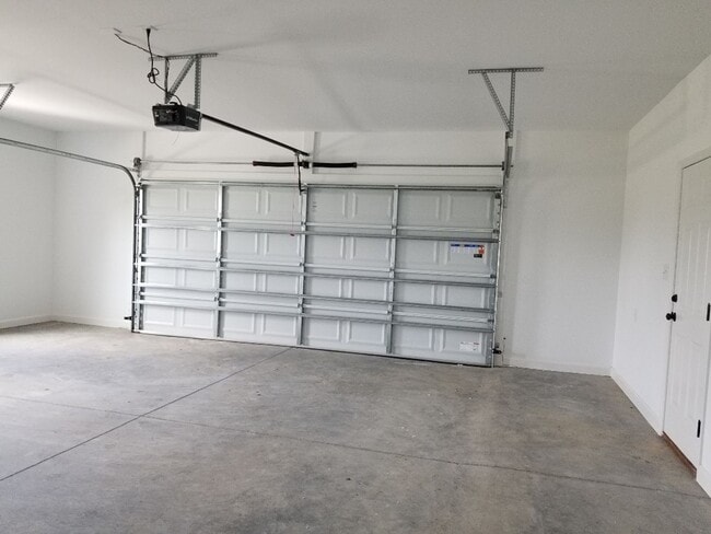 Building Photo - 102 N Landing Dr