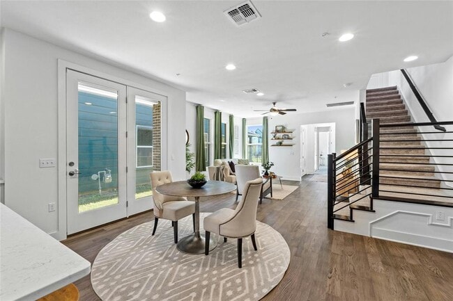 Building Photo - 2516 Simond Ave