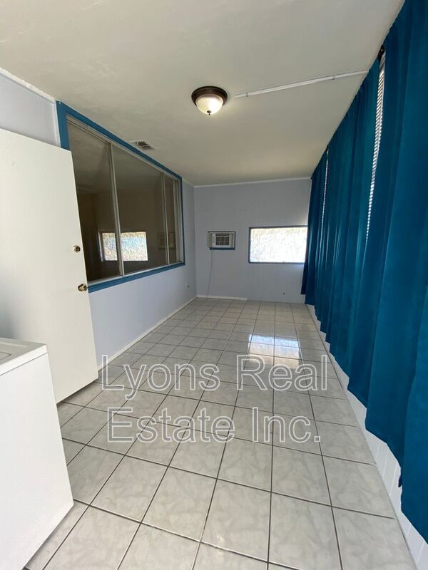 Building Photo - 17377 Dowling Dr