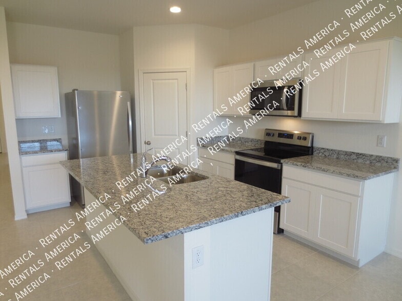 Building Photo - 378 S Borromeo Dr