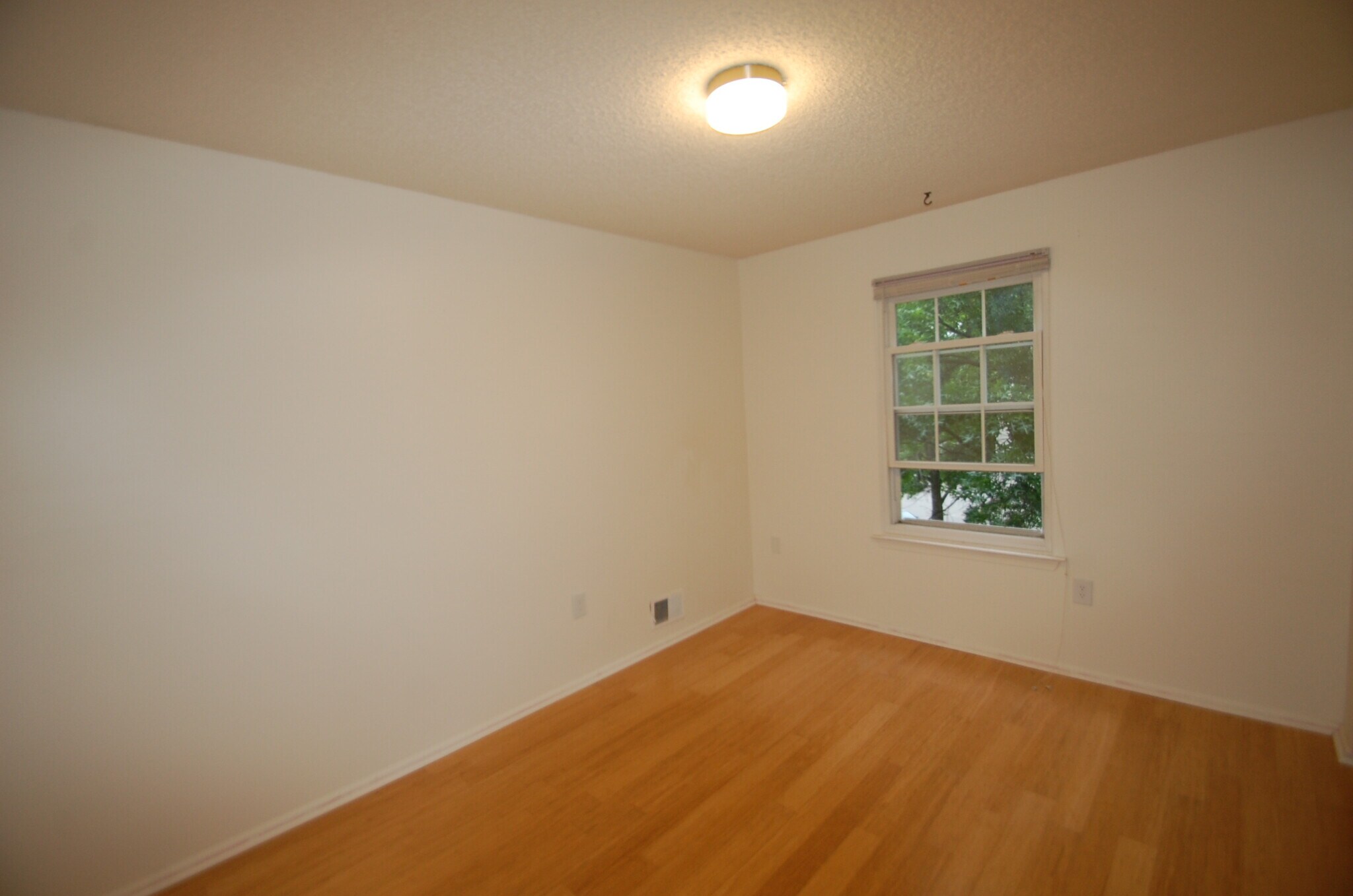Building Photo - 66 Canterbury Ct