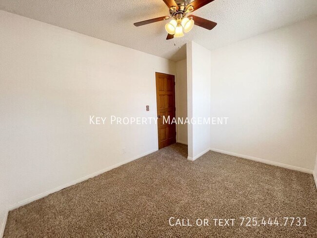 Building Photo - TWO STORY 4 BEDROOM WITH POOL NEAR SPRING ...