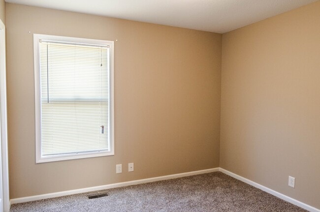 Building Photo - Pet Friendly Four Bedroom with Basement!