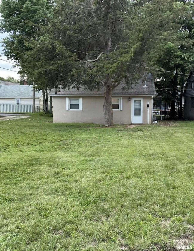 Building Photo - 813 N 11th St