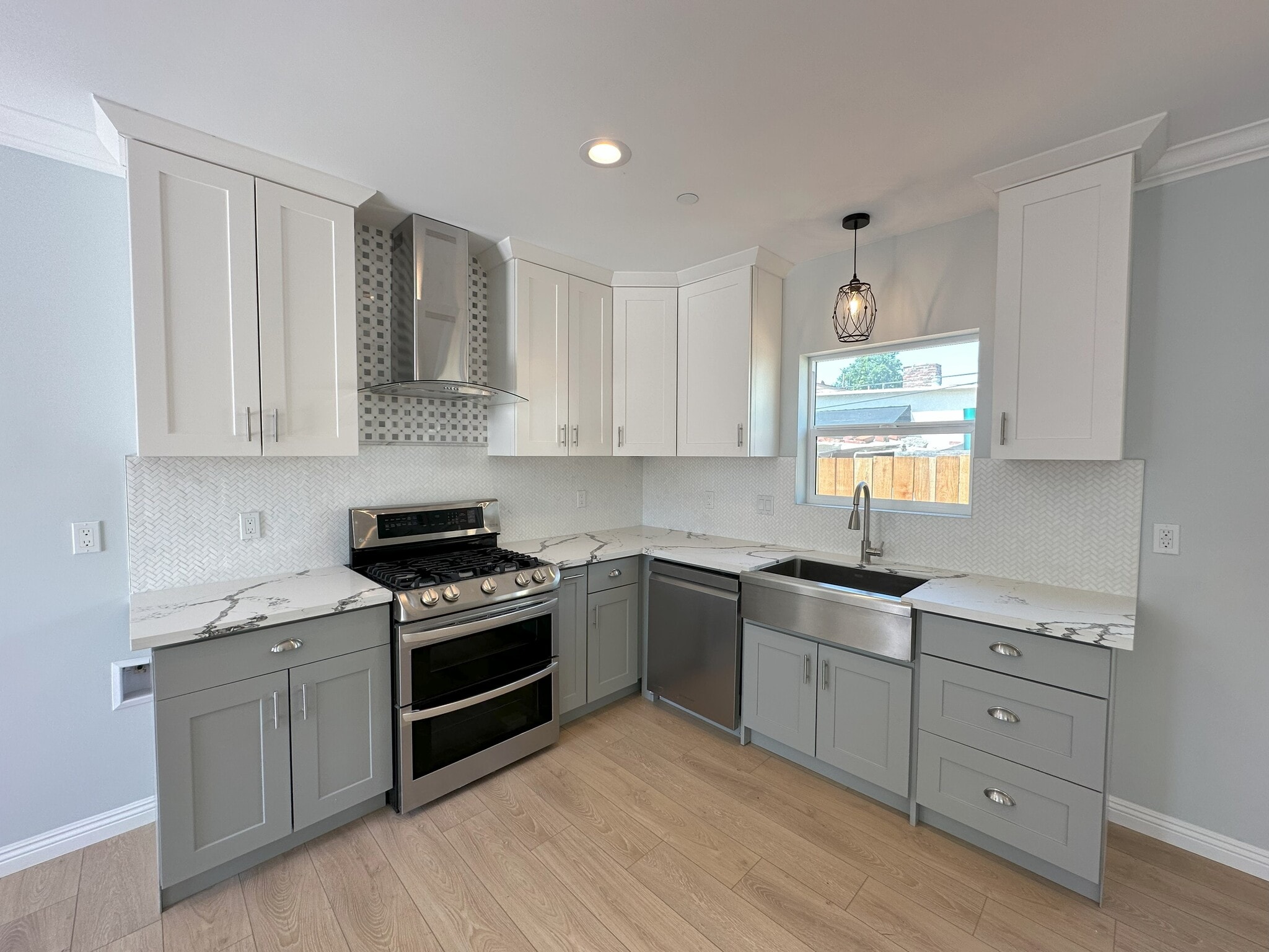 Building Photo - 515 Archwood Pl
