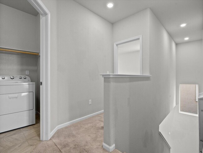 Building Photo - Move in Ready in the Heart of Reno