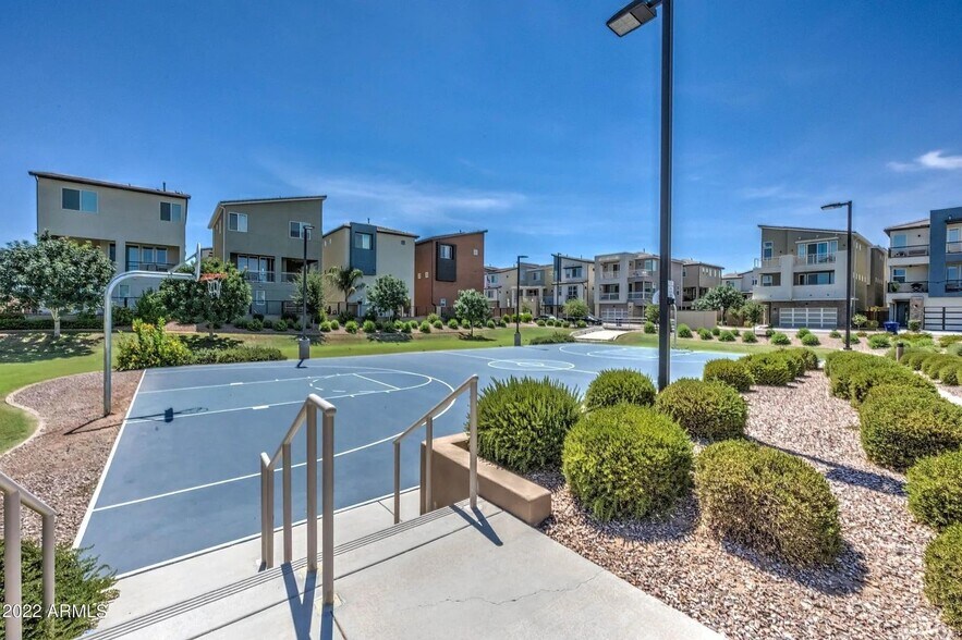 Building Photo - 1743 W Jeanine Dr