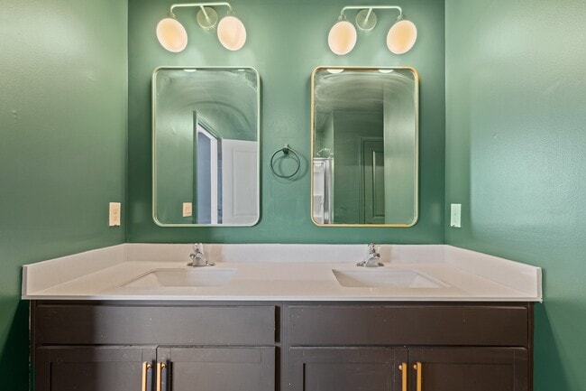 Building Photo - 49 River Bank Rd