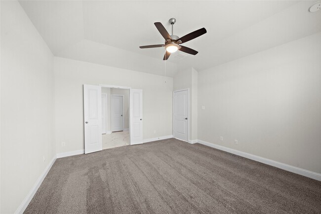 Building Photo - 1718 Forest Mist Dr