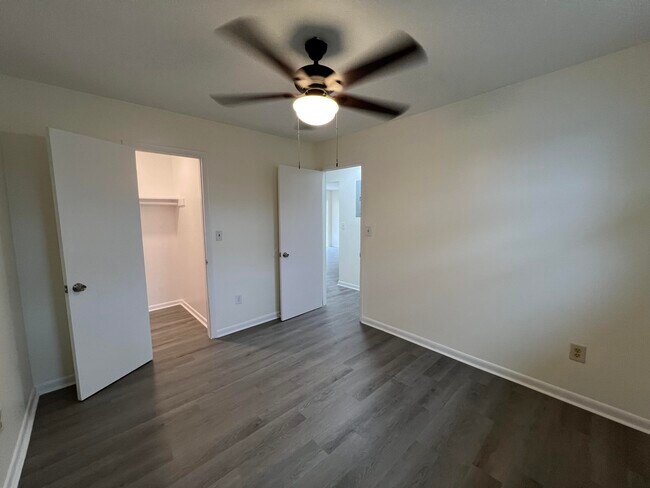 Building Photo - 1855 Dillone Ln