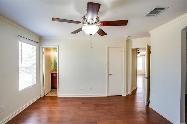 Building Photo - 122 Quail Hollow Dr