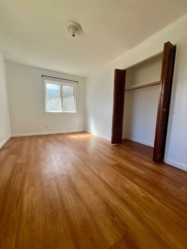 Building Photo - Beautiful, Bright & Airy Beach House--3Beds, 2Baths with Yard