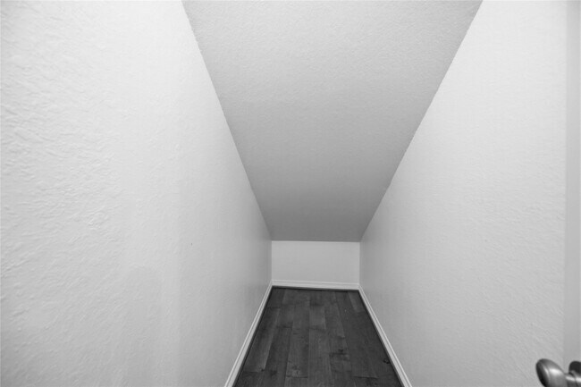Building Photo - 2523 Owen Bend Dr