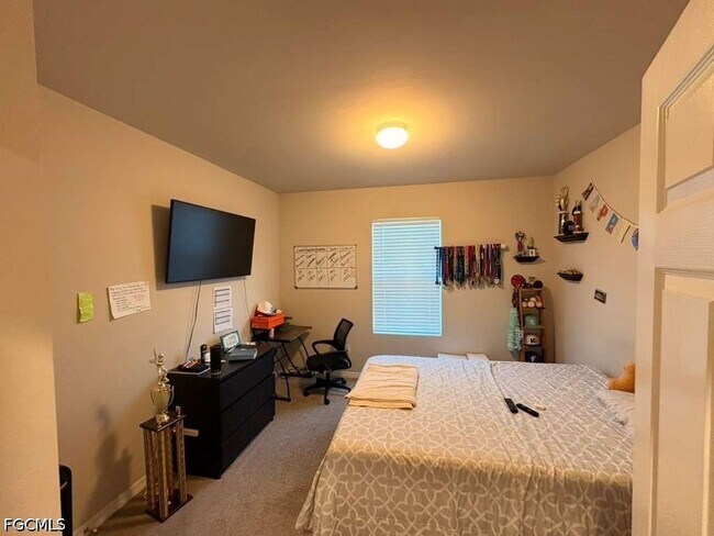 Building Photo - 1129 NW 20th Ave