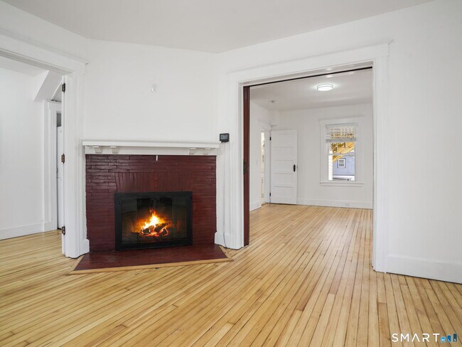 Building Photo - 27 5th St