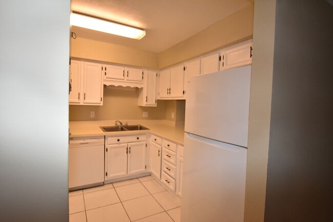 Building Photo - 5323 Indian Creek Dr