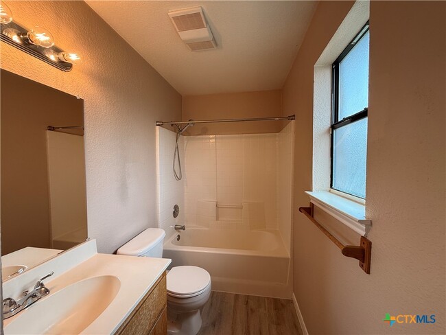 Building Photo - 108 Castellon Ct