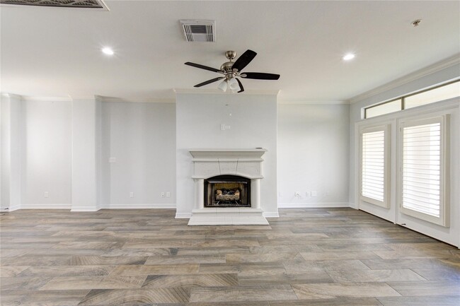 Building Photo - 4340 Lake Walk Ct
