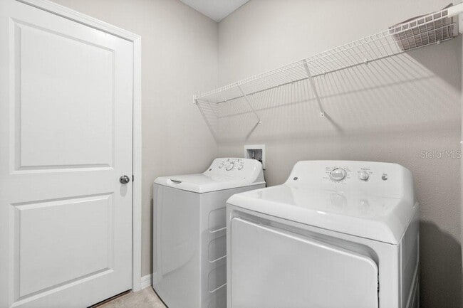 Building Photo - 5245 White Chicory Dr