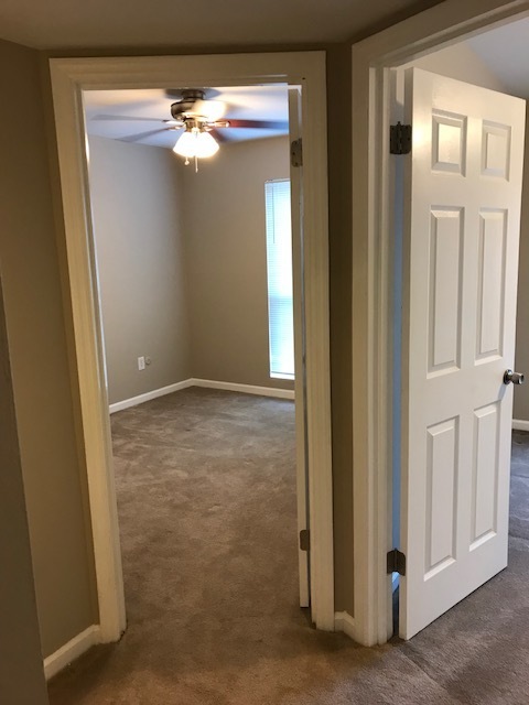 Building Photo - COMING SOON! 3bd/2.5 bth Townhouse Condo -