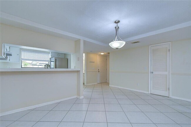 Building Photo - 230 Cypress Pl