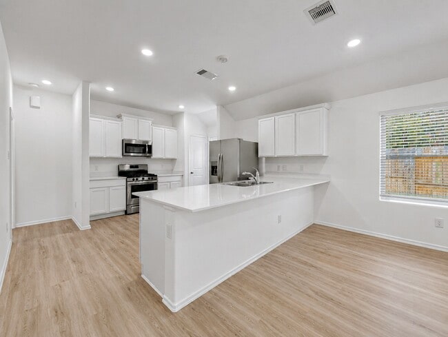 Building Photo - 2011 Ballesteros St