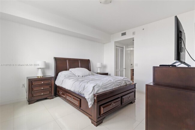 Building Photo - 7875 NW 107th Ave