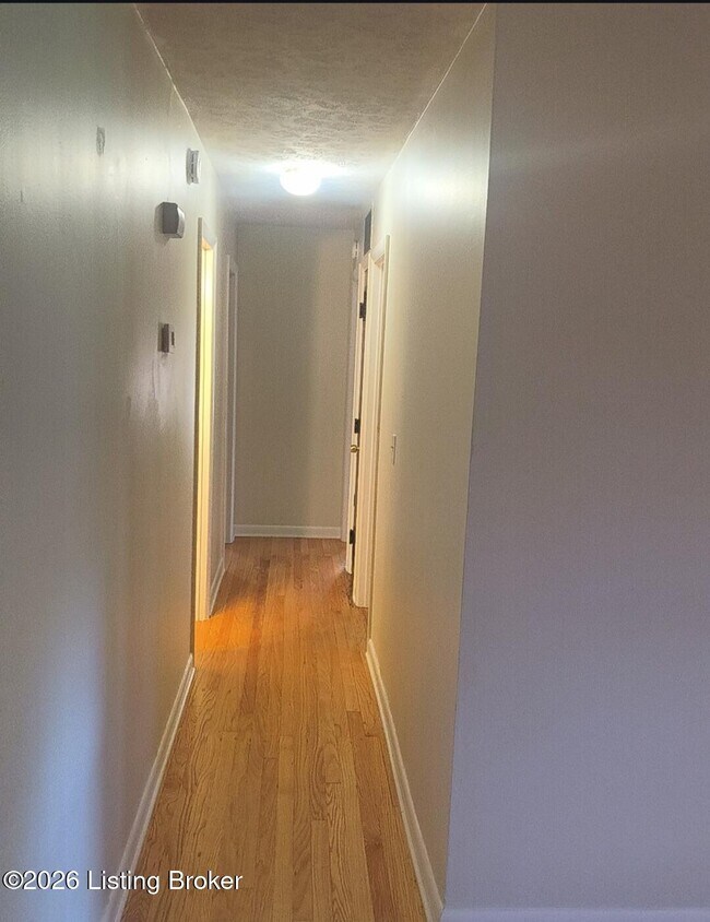 Building Photo - 2014 Cedarcrest Dr