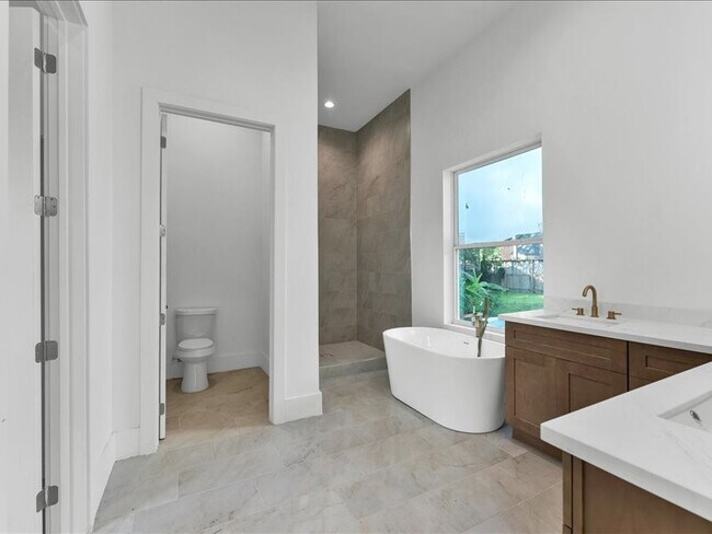 Building Photo - 8115 Cedar Brush Cir