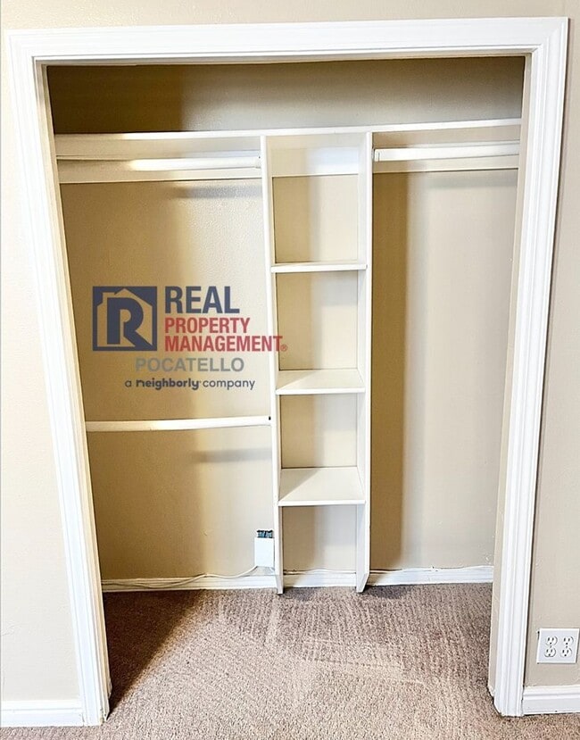 Building Photo - 611 N 11th Ave