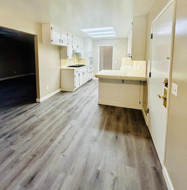 Building Photo - 285 Rutgers Ave